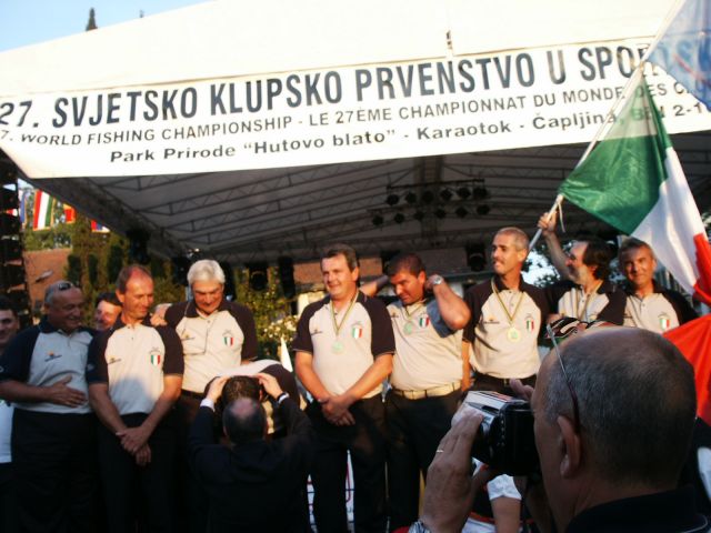 championnat du monde 200.jpg